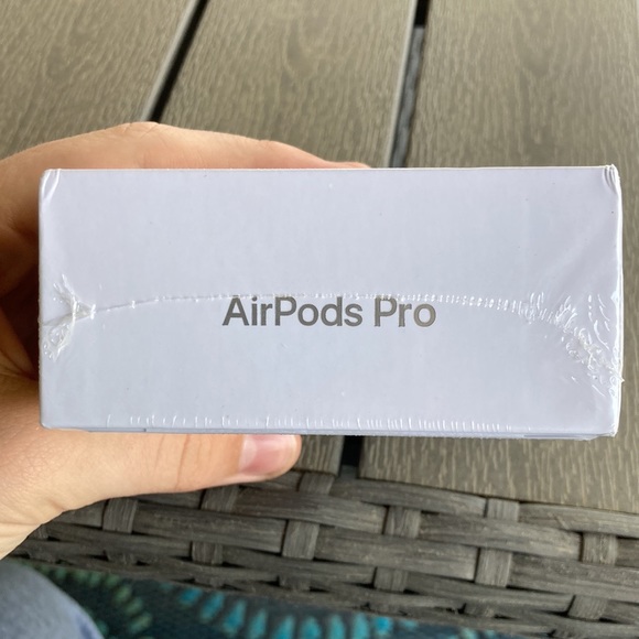 AirPods Pro Generation 2 - Picture 3 of 3
